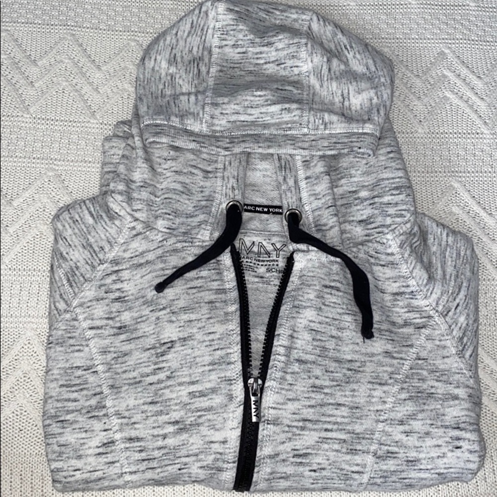 Used! Good condition! Marc New York white Sip Up Sweater! - Picture 1 of 4